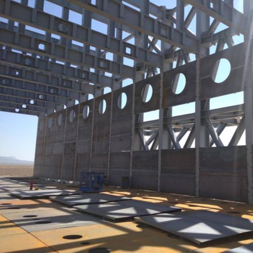 پروژه طلوع پارس تحت عنوان سه قرارداد، ساخت تجهیزات و اسکلت ریفرمر، نصب سازه ریفرمر و کیسینگ و ساخت اسکلت فلزی کوره استک در حال اجرا است.